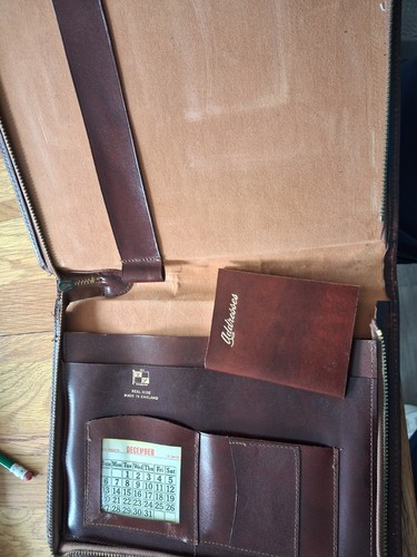 Vintage brown leather - , zipped