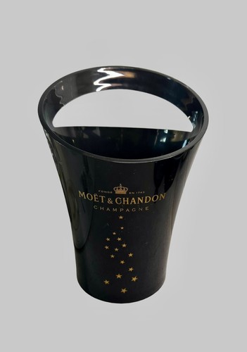Vintage moet chandon champagne - chandon,