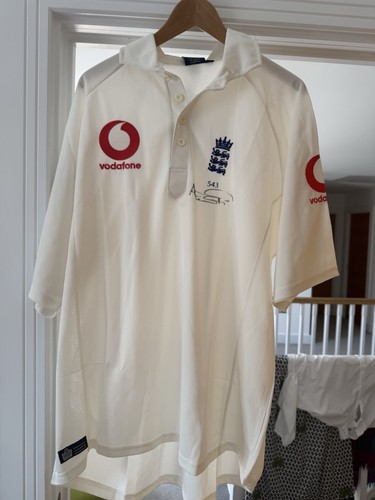 Alec stewart autographed - stewart,