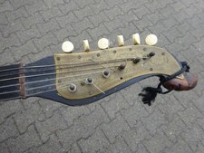 Vintage Guitar Walking Guitar