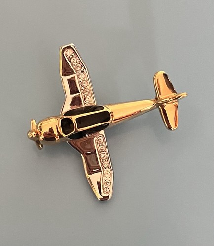 Aeroplane brooch lapel pin - brooch/lapel,