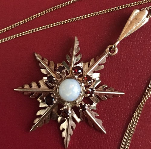 Vintage hallmarked 9ct - hallmarked,