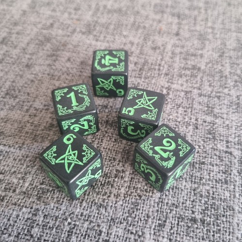 Arkham horror dice set black - horror,