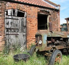 Photo 6x4 Old barn and old