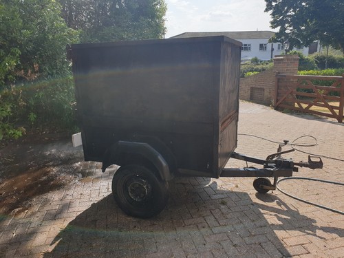 Heavy duty trailer - with, brakes