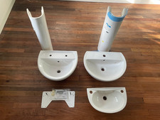 30 ITEMS IN TOTAL - Job Lot - 14 Basins, 10 Pedestals, 6 Basin Install Packs.