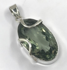 Green amethyst oval pendant