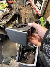 Rover 75 mg ZTLeft/Passenger Side Centre Console Cup Holder (FJI100150) grey