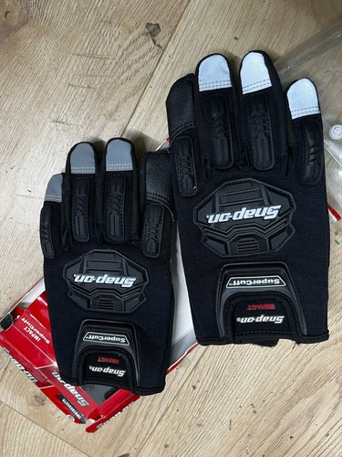 Supercuff black snap - black, snap-on