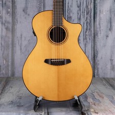 Used 2023 Breedlove Performer
