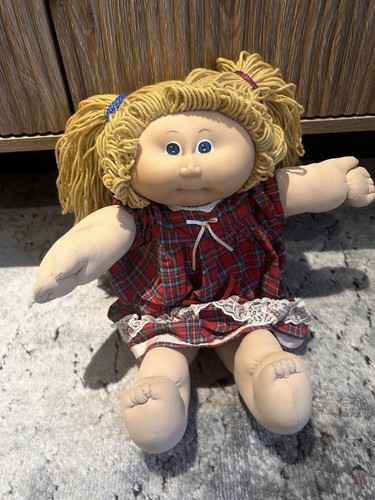Vintage cabbage patch doll - cabbage,