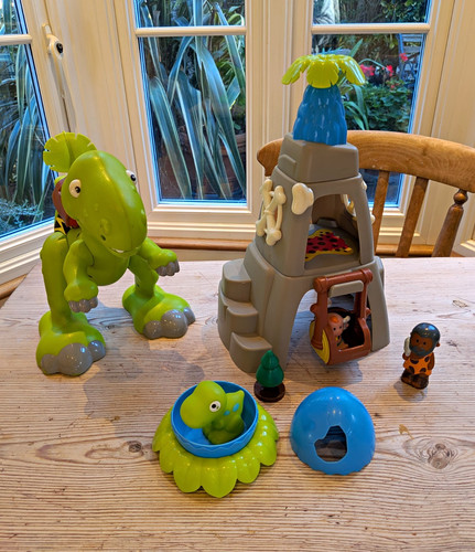 Fisher price dinosaurs - dinosaurs, playset
