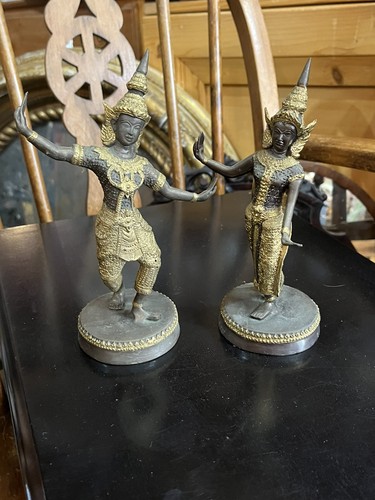 Pair thai buddha teppanom - pair,