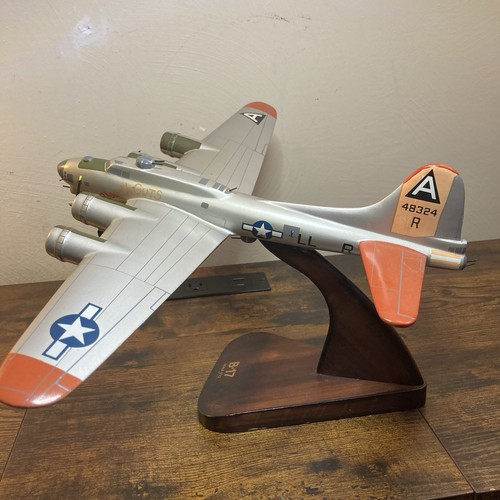 Boeing b17 flying fortress - boeing,