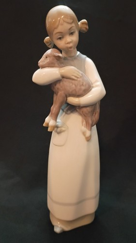 Lladro girl with lamb - lladro,