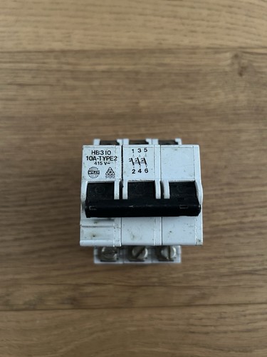 Wylex amp type 2 mcb - 10,