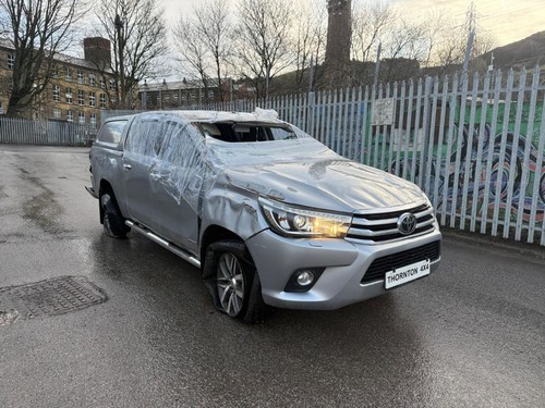 Toyota hilux breaking - toyota, 2.4