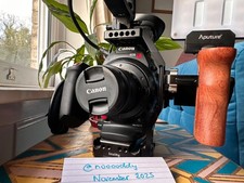 Canon C100 mk ii SmallRig Cage Rode VideoMicPro+ (Mint condition, 35 hours!)