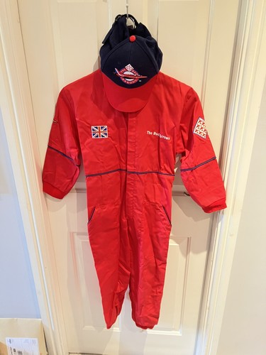 Kid red arrows - red, flying