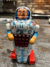 ROBOT   VERY RARE TRY FIND ONE MADE IN 1960S JAPAN NOGUCHI SPACEMAN ASTRONAUT