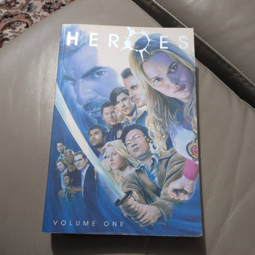 Heroes graphic novel volume - heroes, novel: