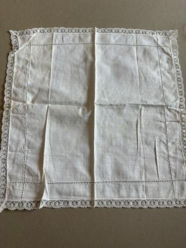 Vintage dainty lace edge - dainty,