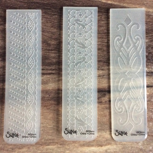 Sizzix border embossing - 3,