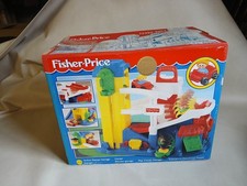 VINTAGE 90'S FISHER PRICE ACTION RAMPS GARAGE TOY SET