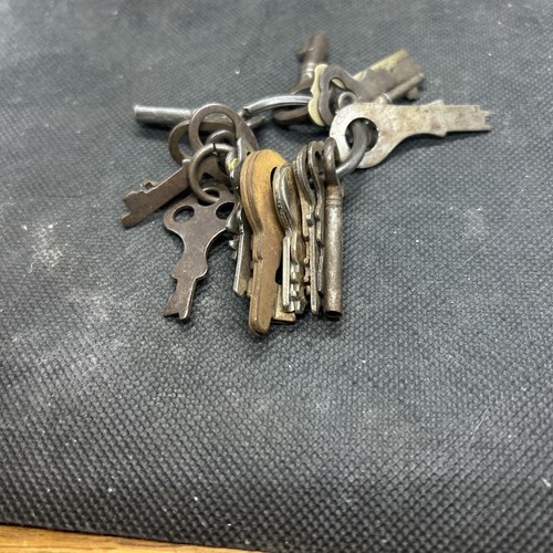 Vintage lot keys - lot,