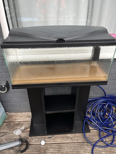 Litre fish tank full - fish, setup