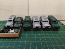 HTI Land Rover Defender diecast Models Joblot 1:34 Scale 4 x complet 2 x Spares 
