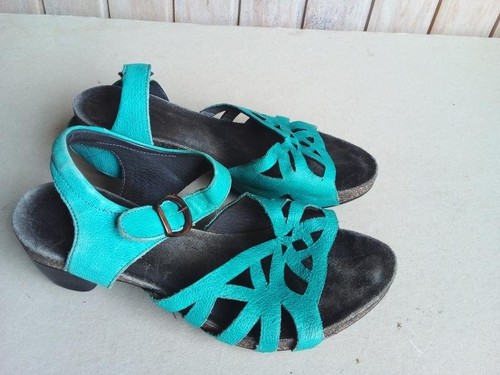 Women think turquoise leather - turquoise,