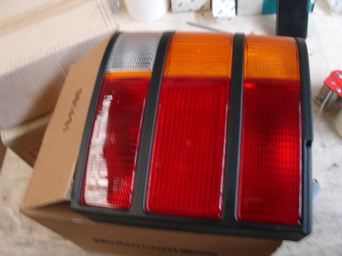 6500168 left hand - left, tail