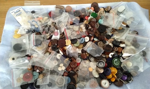Buttons vintage madern job lot - vintage,