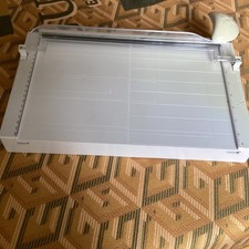 Xcut precision guillotine