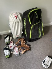 Cricket Youth bundle Set ( Bag/wicket Keeper Gloves And Pads/lefty Bat Gloves)