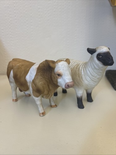 Bull and sheep figurines - sheep,