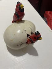 UNIQUE CERAMIC EGG W/ HATCHING