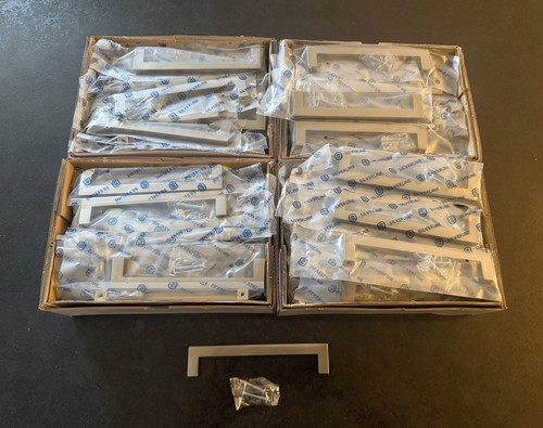 New lot 100 - 100,