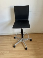 Vitra .04 Draughtsman Chair