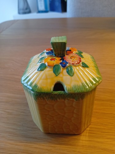 Art deco crown devon garden - deco,