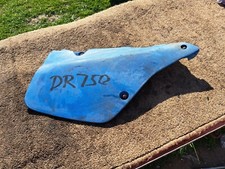 SUZUKI DR750 DR 750 RIGHT SIDE PANEL FAIRING INFILL TRIM COVER