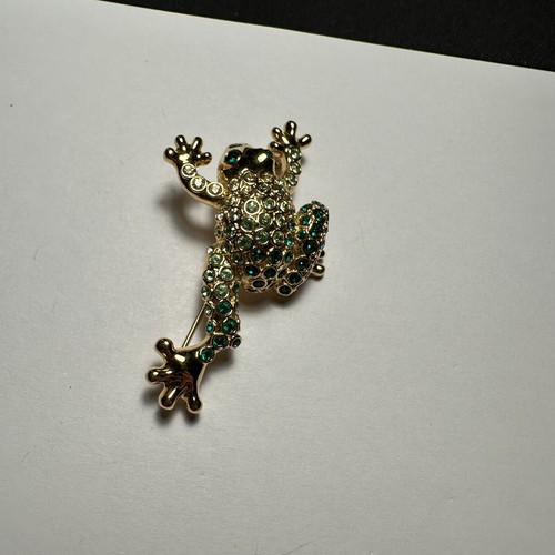Monet green rhinestone leaping - green,