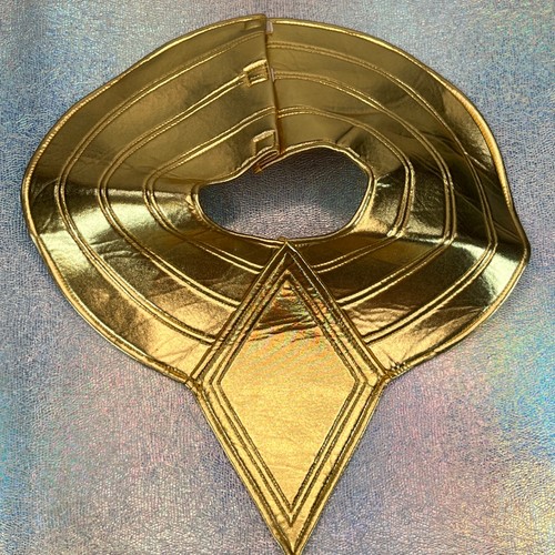 Gold chest shield only - *gold,