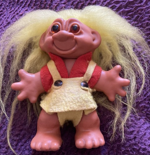 Vintage 1960s thomas dam girl - vintage,