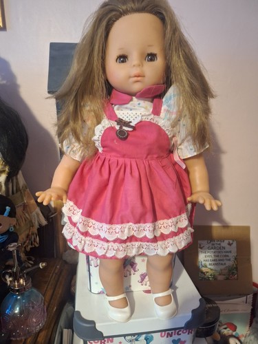 Vintage zapf doll original - in,