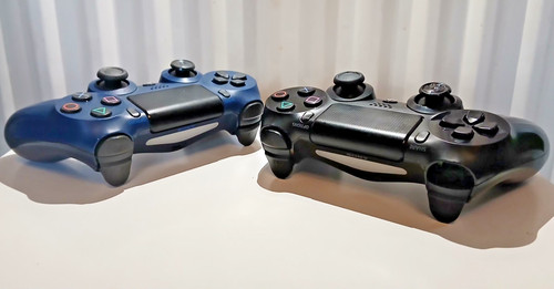 Broken sony ps4 - sony, controllers