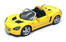 Maisto 1/18 Scale Diecast 26725C - Opel Speedster - Yellow