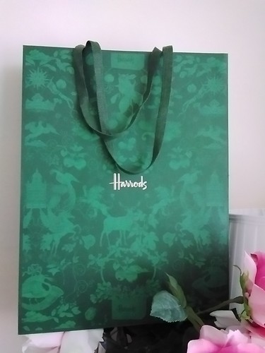 Harrods london large shopping - harrods,