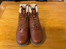 Ladies Caterpillar Boots. Size